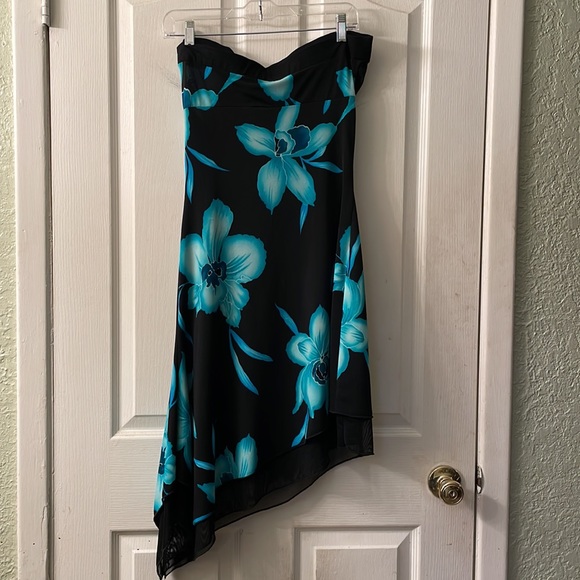 Black and blue dark floral print asymmetrical Y2K strapless dress size medium - Picture 10 of 10